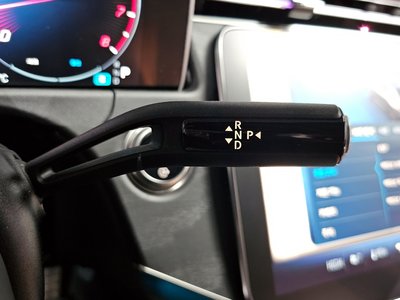 MERCEDES-BENZ E-CLASS - 9