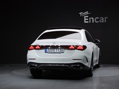 MERCEDES-BENZ E-CLASS - 4