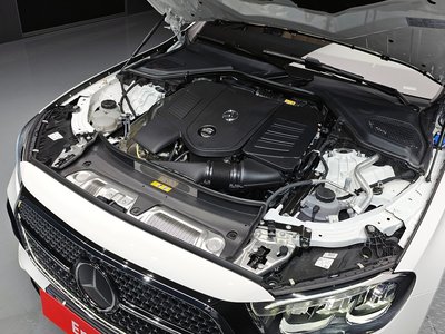 MERCEDES-BENZ E-CLASS - 7