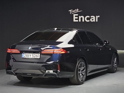 BMW 5 SERIES - 4