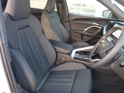 صورة مصغرة 30 لـ 2026 AUDI Q5