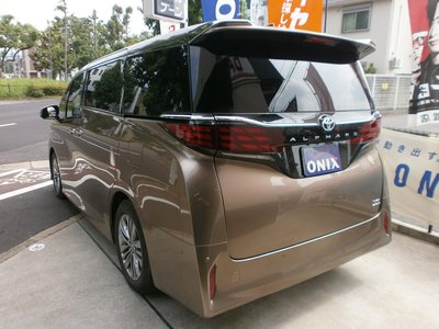 2025 Toyota ALPHARD photo 3