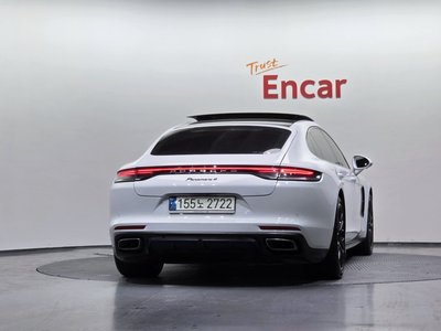 PORSCHE PANAMERA - 3