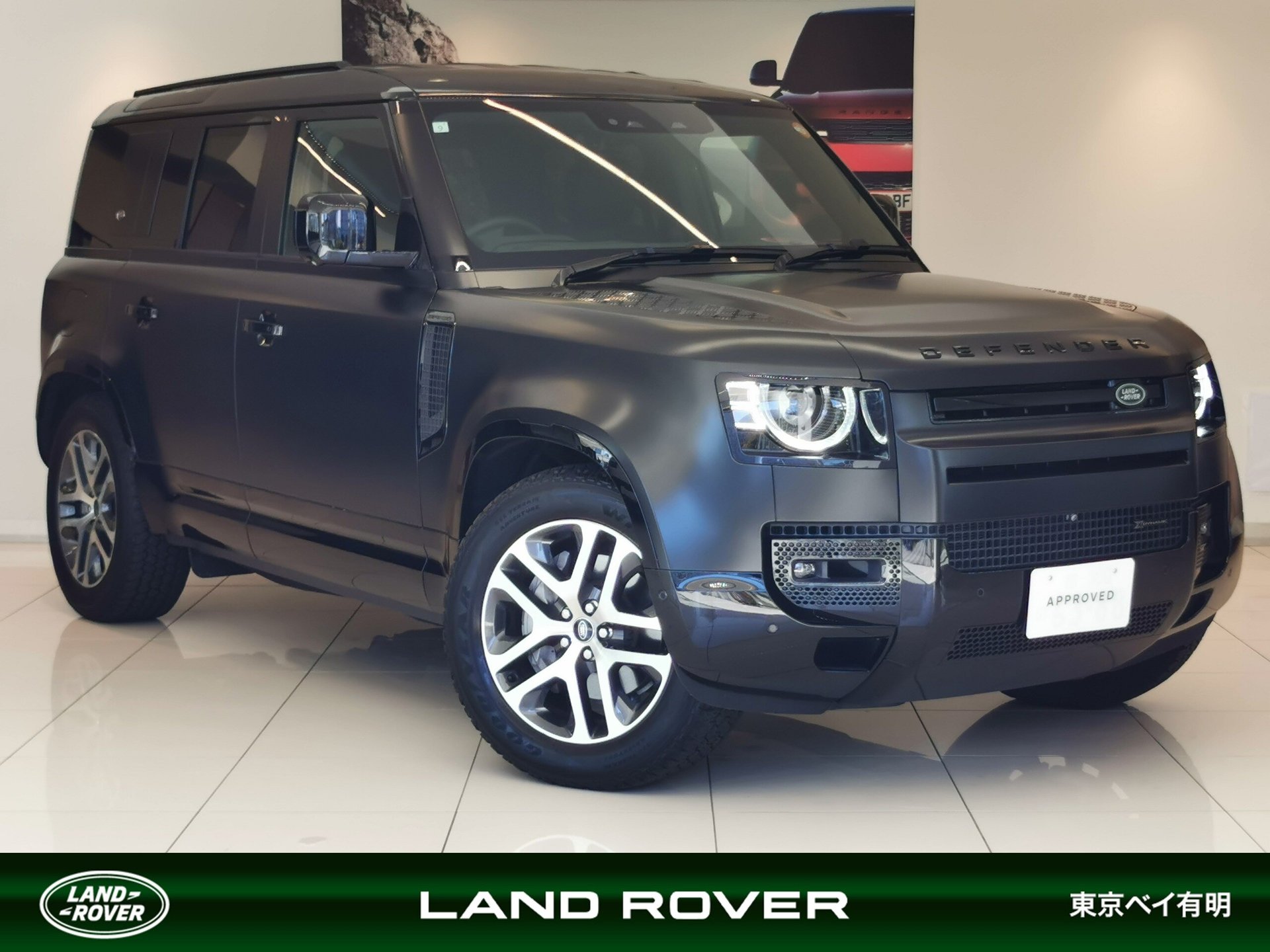 LAND ROVER DEFENDER - View 1