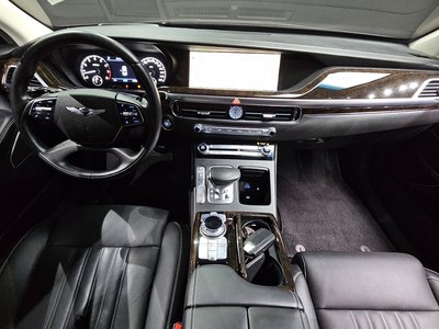 صورة 5 لـ 2020 Genesis G90