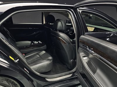 2020 Genesis G90 — миниатюра 17
