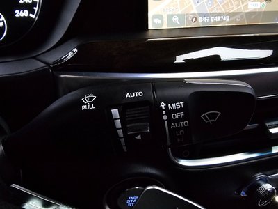 2020 Genesis G90 — миниатюра 29