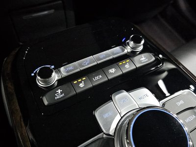 2020 Genesis G90 — миниатюра 25