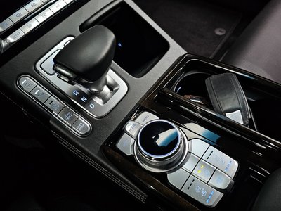 2020 Genesis G90 — миниатюра 12