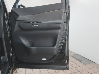 2025 Lexus LM — миниатюра 38