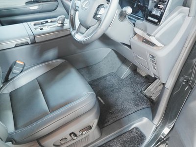 2025 Lexus LM — миниатюра 40