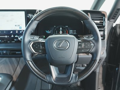 2025 Lexus LM — фото 8