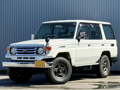 TOYOTA LAND CRUISER 70 - 1