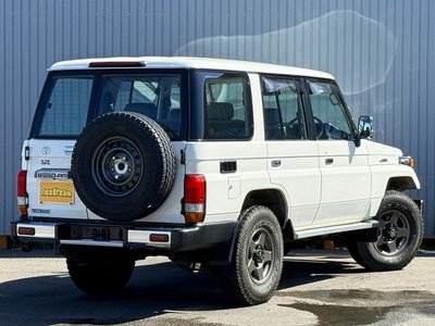 TOYOTA LAND CRUISER 70 - 4
