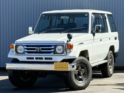 TOYOTA LAND CRUISER 70 - 5
