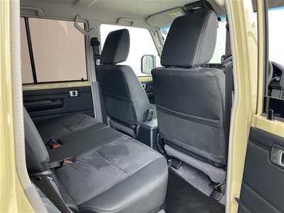 2025 Toyota LAND CRUISER 70 — миниатюра 24