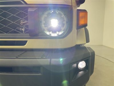 2025 Toyota LAND CRUISER 70 — миниатюра 39