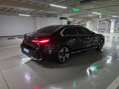 BMW I7 - 5