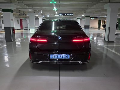 BMW I7 - 7