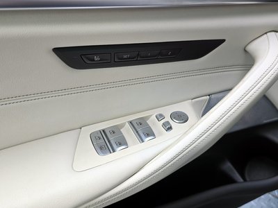 2021 BMW 5 SERIES thumbnail 19