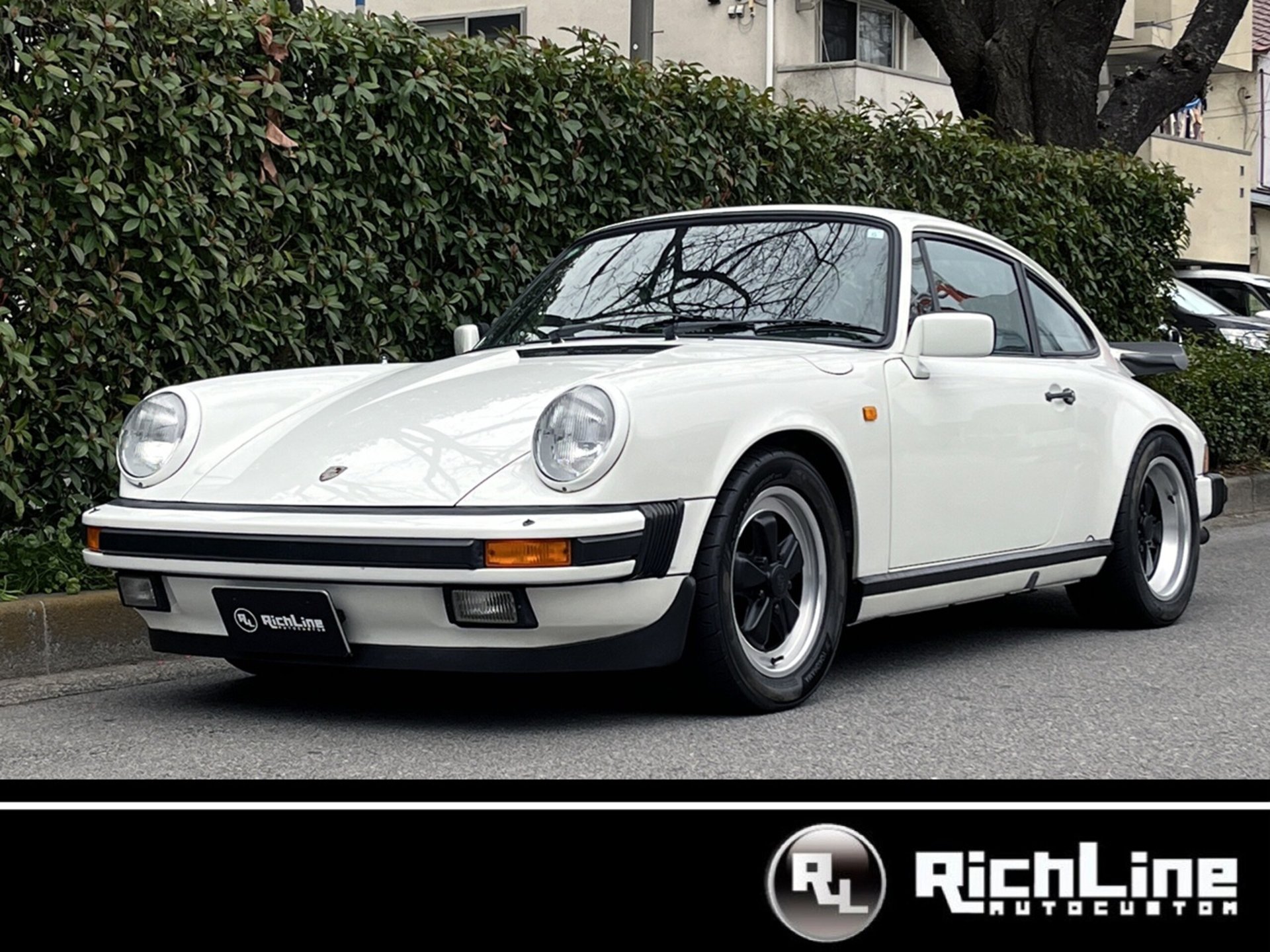 PORSCHE 911 - View 1