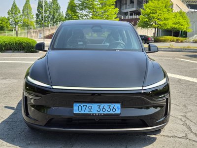 TESLA MODEL Y - 1