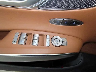 2021 Genesis GV70 — миниатюра 13