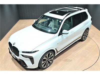 BMW X7 - 7