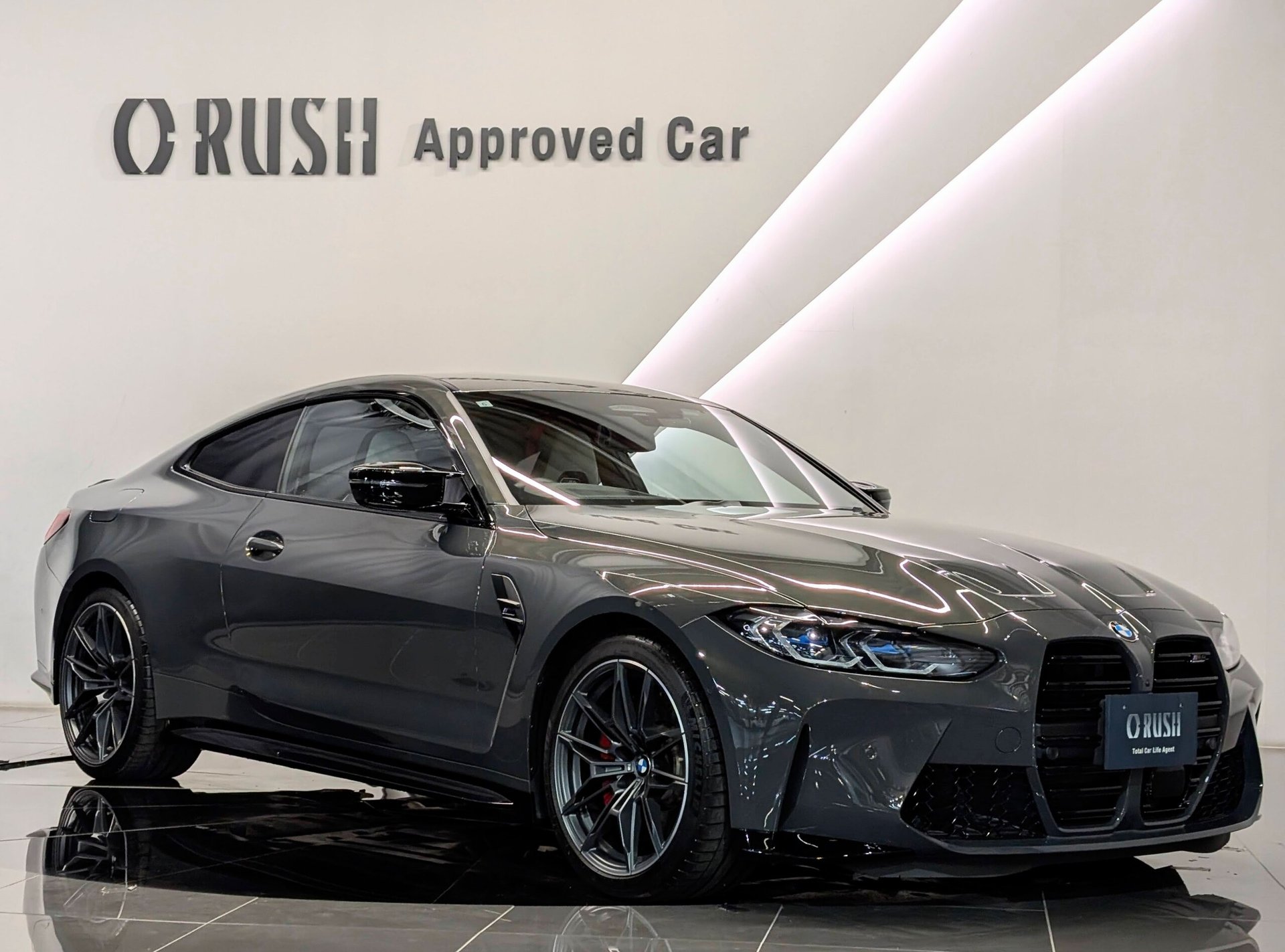 BMW M4 COUPE - View 1