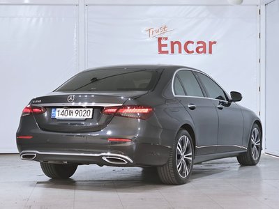 MERCEDES-BENZ E-CLASS - 4