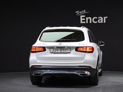 MERCEDES-BENZ GLC - 4