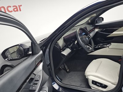 صورة مصغرة 13 لـ 2024 BMW 5 SERIES