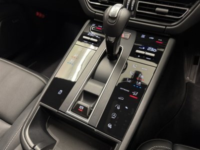 2023 Porsche MACAN thumbnail 16