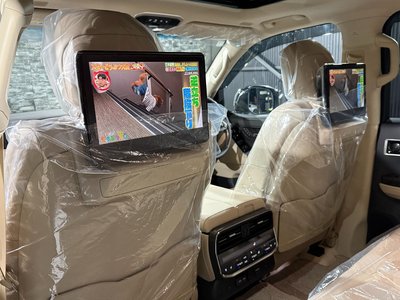 TOYOTA LAND CRUISER 300 - 8