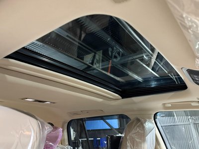 TOYOTA LAND CRUISER 300 - 7