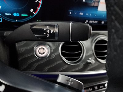 MERCEDES-BENZ E-CLASS - 9