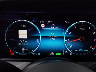 MERCEDES-BENZ E-CLASS - 8