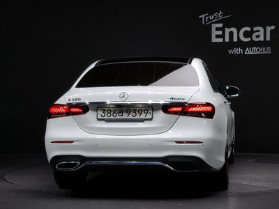 MERCEDES-BENZ E-CLASS - 4