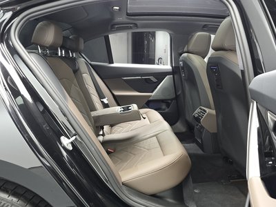 2025 BMW 5 SERIES 缩略图 18