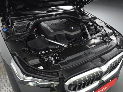 2025 BMW 5 SERIES 照片 7