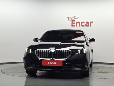2025 BMW 5 SERIES 照片 3