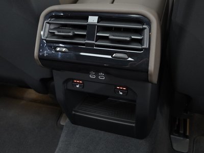 2025 BMW 5 SERIES 缩略图 25