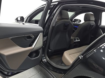 2025 BMW 5 SERIES 缩略图 16