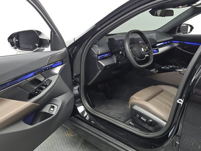 2025 BMW 5 SERIES 缩略图 13