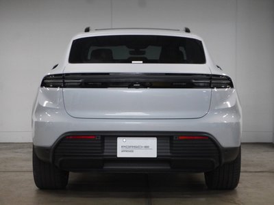 PORSCHE MACAN - 5