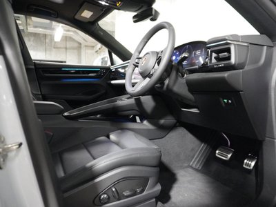 PORSCHE MACAN - 9