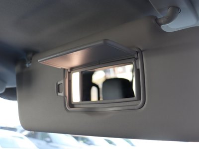 2025 LAND Rover DEFENDER 缩略图 102
