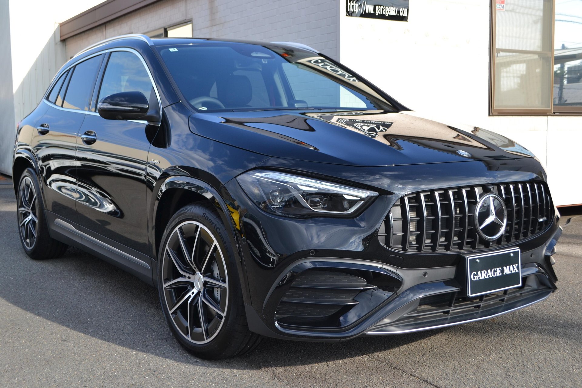 MERCEDES-BENZ GLA AMG - View 1