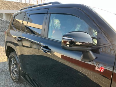 TOYOTA LAND CRUISER 300 - 5