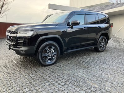 TOYOTA LAND CRUISER 300 - 1